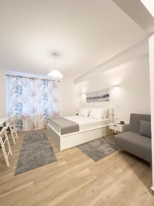 Petite Retreat In Kolonaki, Athens /Netflix Apartment Bagian luar foto