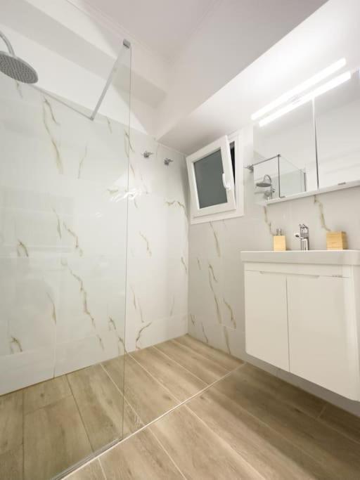Petite Retreat In Kolonaki, Athens /Netflix Apartment Bagian luar foto