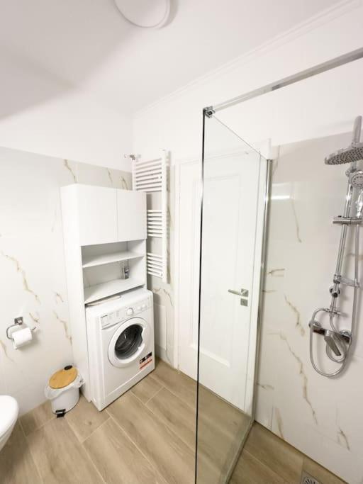 Petite Retreat In Kolonaki, Athens /Netflix Apartment Bagian luar foto