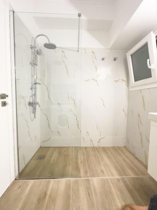 Petite Retreat In Kolonaki, Athens /Netflix Apartment Bagian luar foto