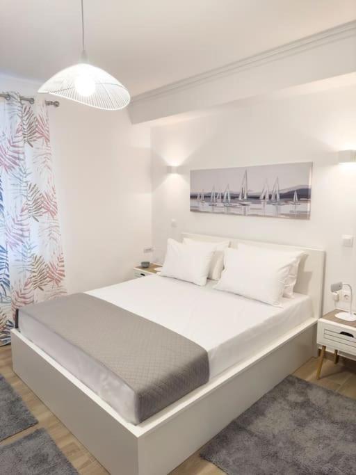 Petite Retreat In Kolonaki, Athens /Netflix Apartment Bagian luar foto